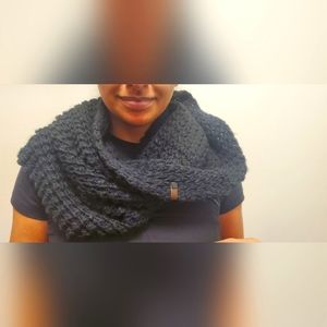 RUDSAK infinity scarf